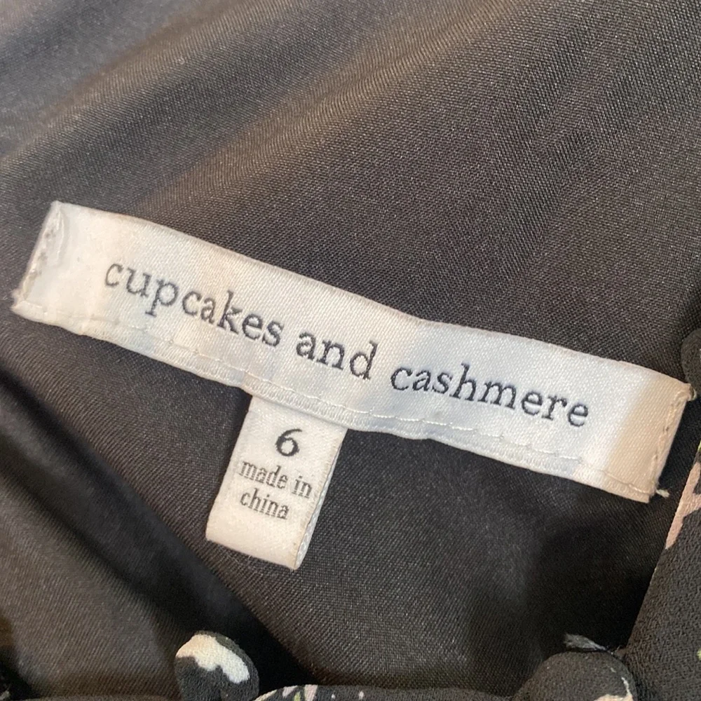 Cupcakes & Cashmere Flirty Lida Floral Dress | size 6 - Picture 8 of 9